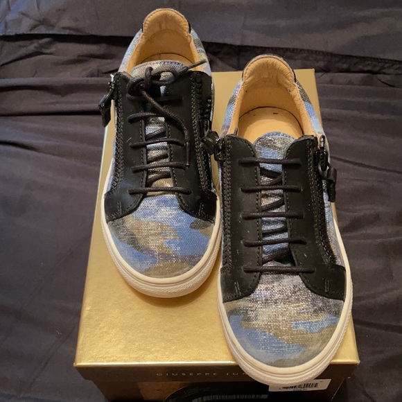 Giuseppe Junior Sneakers (Size 31) - Picture 2 of 3